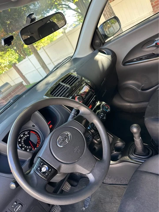 2010 Scion xD - Image 13 of 14