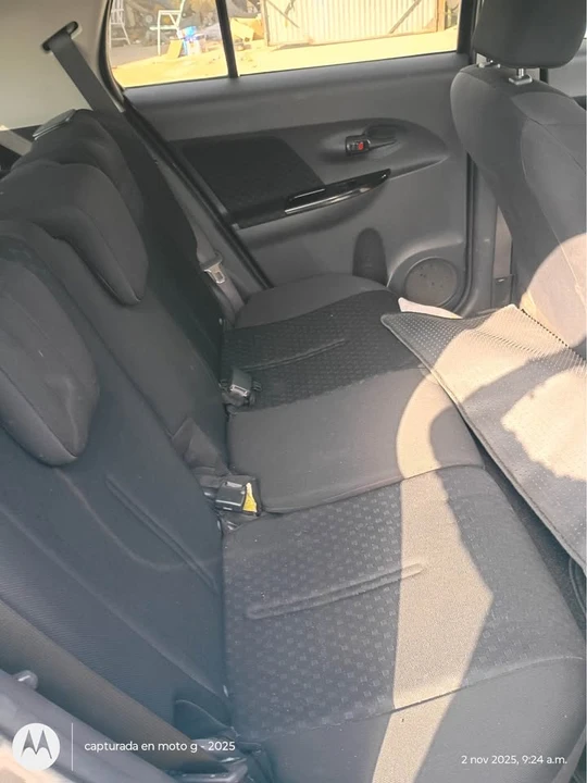 2010 Scion xD - Image 7 of 11