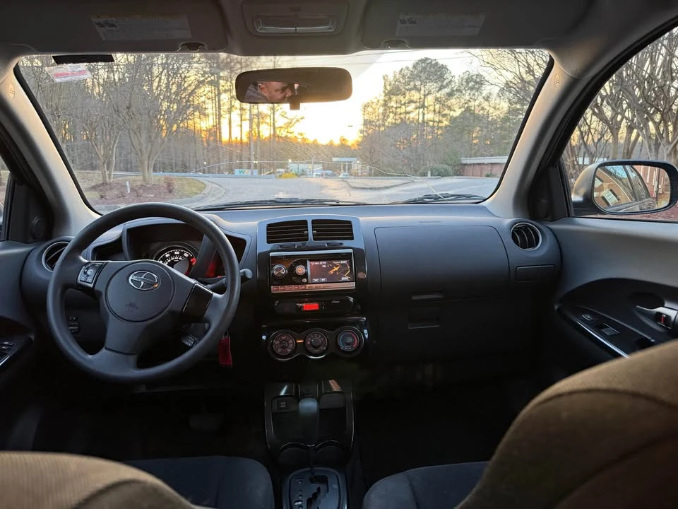 2010 Scion xD - Image 6 of 8