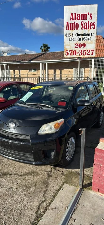2010 Scion xD - Image 2 of 6