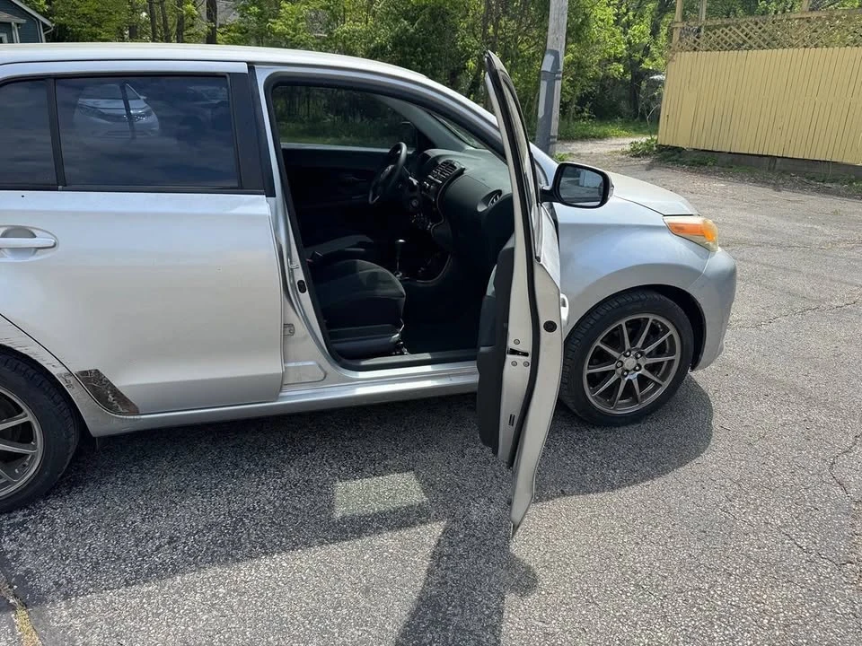 2010 Scion xD - Image 3 of 19