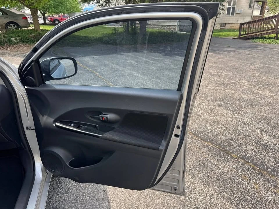 2010 Scion xD - Image 6 of 19