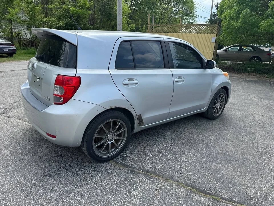 2010 Scion xD - Image 11 of 19