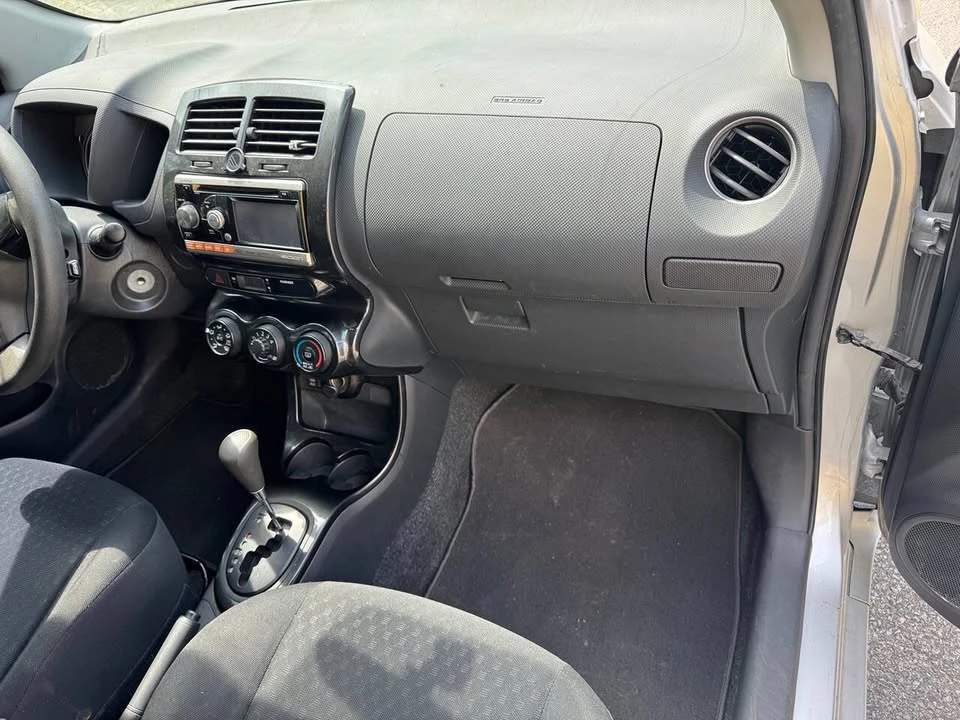 2010 Scion xD - Image 5 of 19