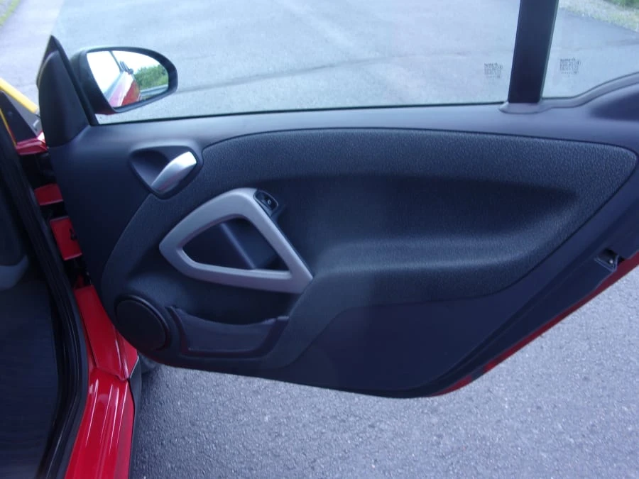 2010 Smart Fortwo 2nd Gen - Image 11 of 12