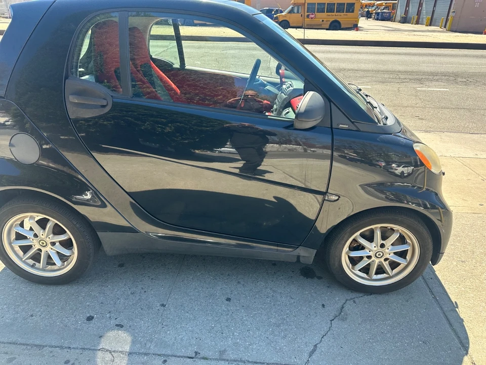2010 Smart Fortwo 2nd Gen - Image 8 of 21