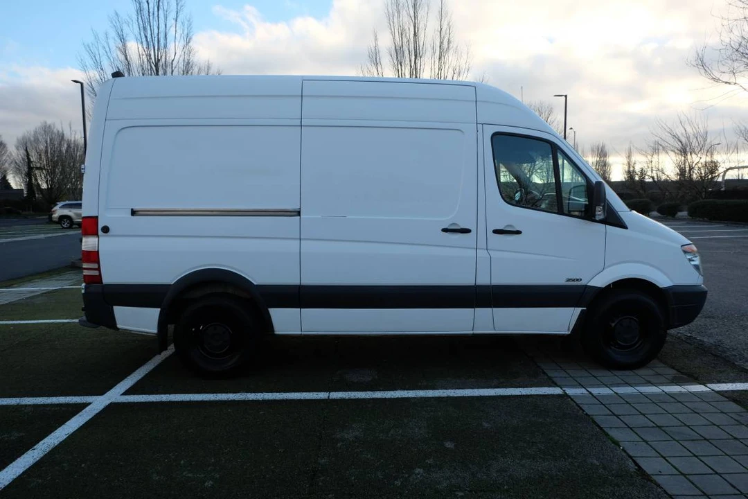 2010 Mercedes-Benz NCV3 Sprinter - Image 3 of 19