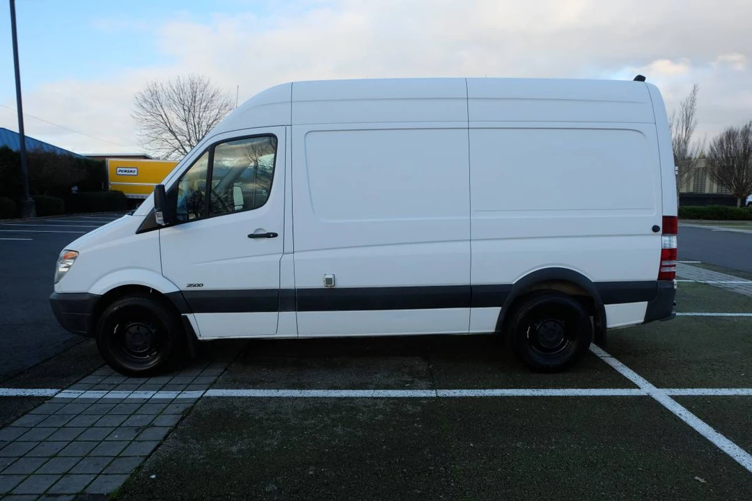 2010 Mercedes-Benz NCV3 Sprinter - Image 2 of 19