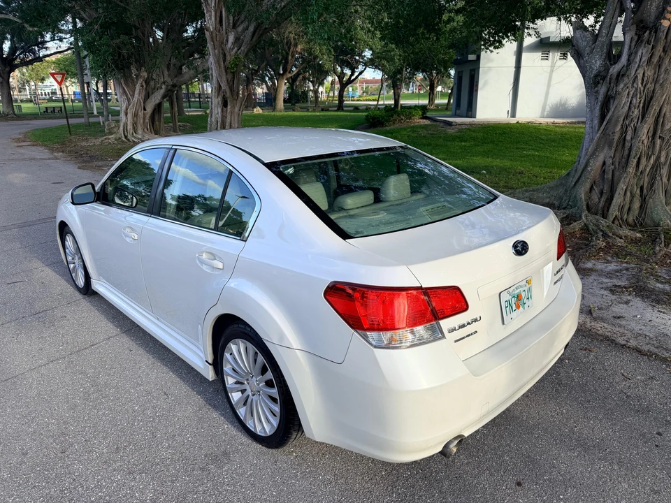 2010 Subaru Legacy 5th Gen - Image 13 of 31