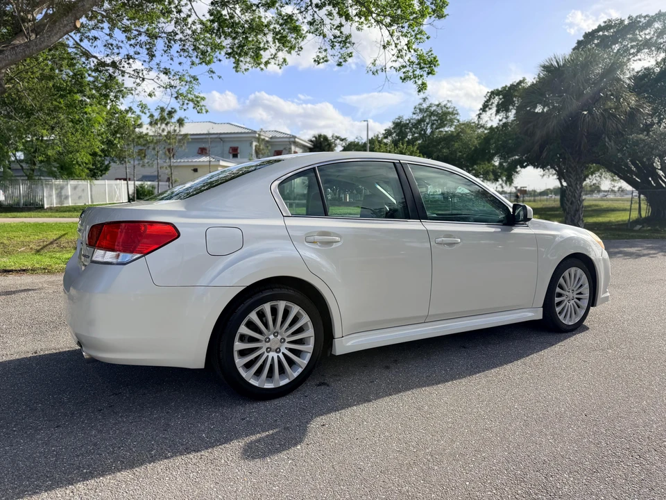 2010 Subaru Legacy 5th Gen - Image 17 of 31