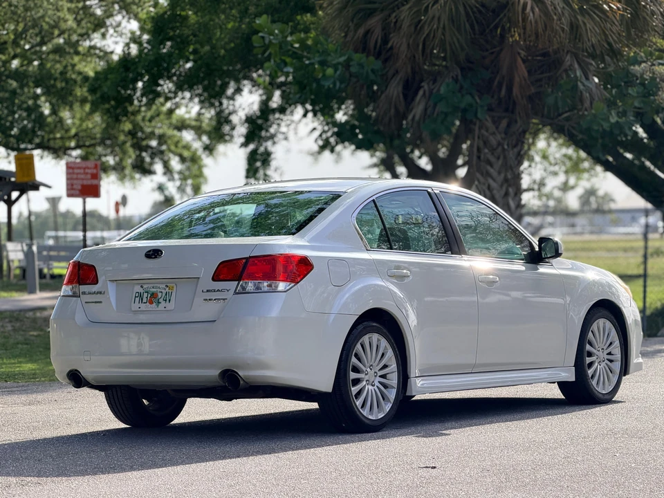 2010 Subaru Legacy 5th Gen - Image 16 of 31