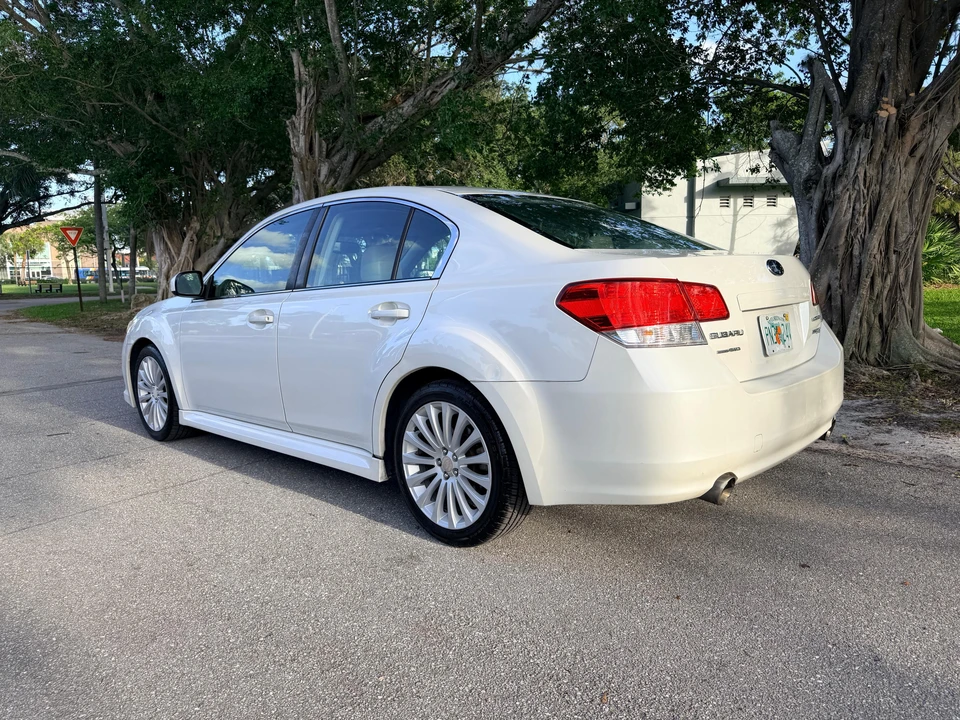 2010 Subaru Legacy 5th Gen - Image 12 of 31
