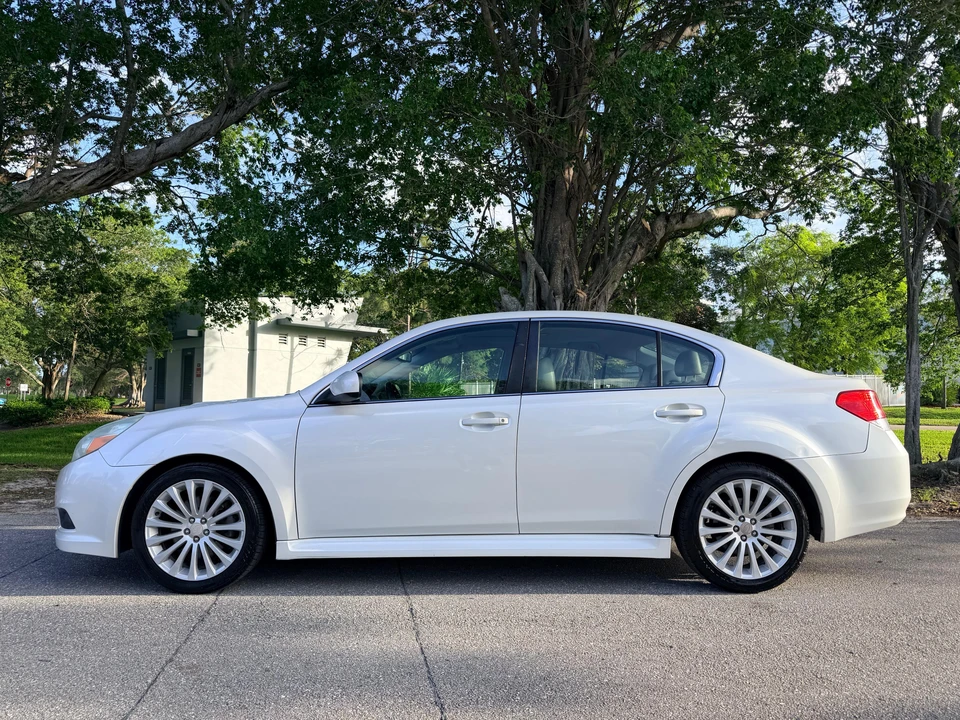 2010 Subaru Legacy 5th Gen - Image 11 of 31