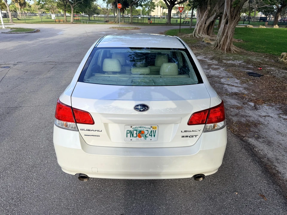2010 Subaru Legacy 5th Gen - Image 14 of 31