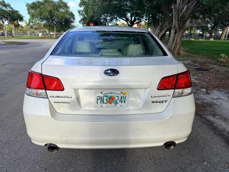 2010 Subaru Legacy 5th Gen - Image 15 of 31