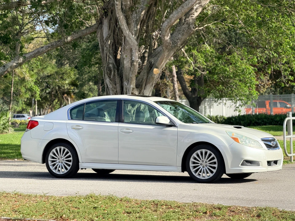 2010 Subaru Legacy 5th Gen - Image 20 of 31
