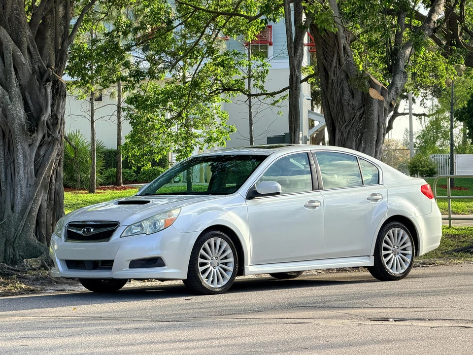 2010 Subaru Legacy 5th Gen - Image 9 of 31