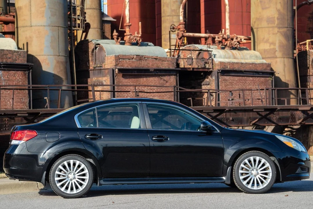 2010 Subaru Legacy 5th Gen - Image 3 of 31
