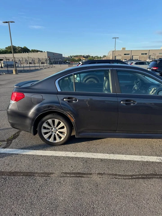 2010 Subaru Legacy 5th Gen - Image 5 of 11