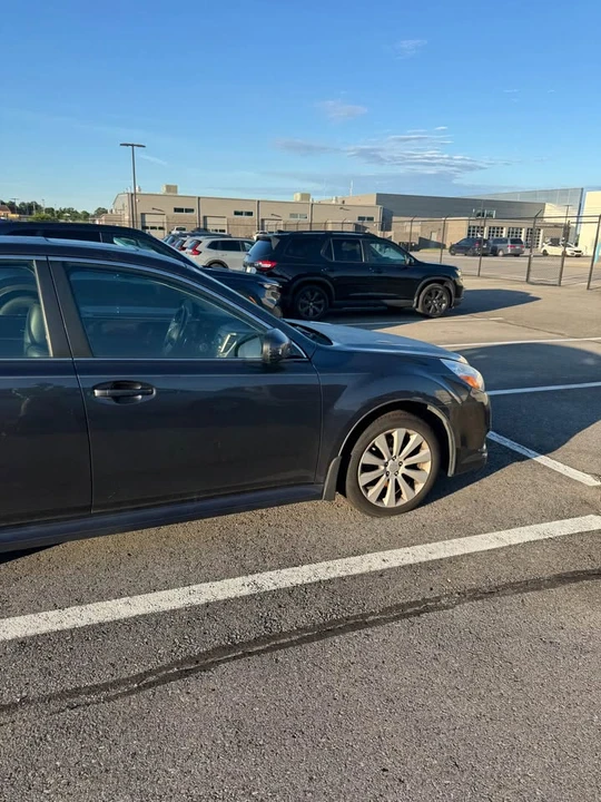 2010 Subaru Legacy 5th Gen - Image 6 of 11