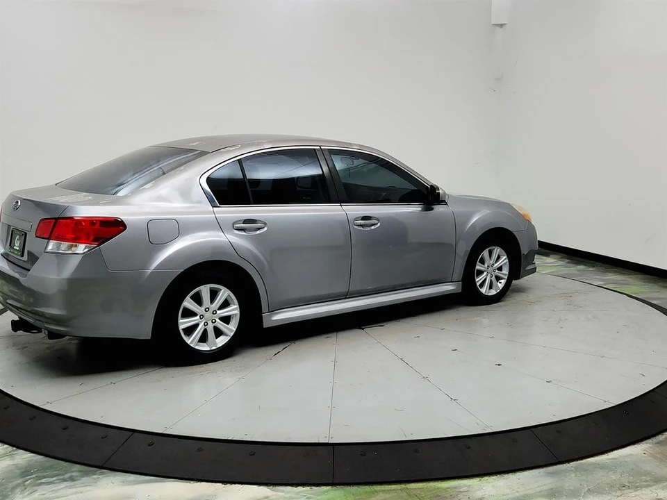 2010 Subaru Legacy 5th Gen - Image 5 of 31