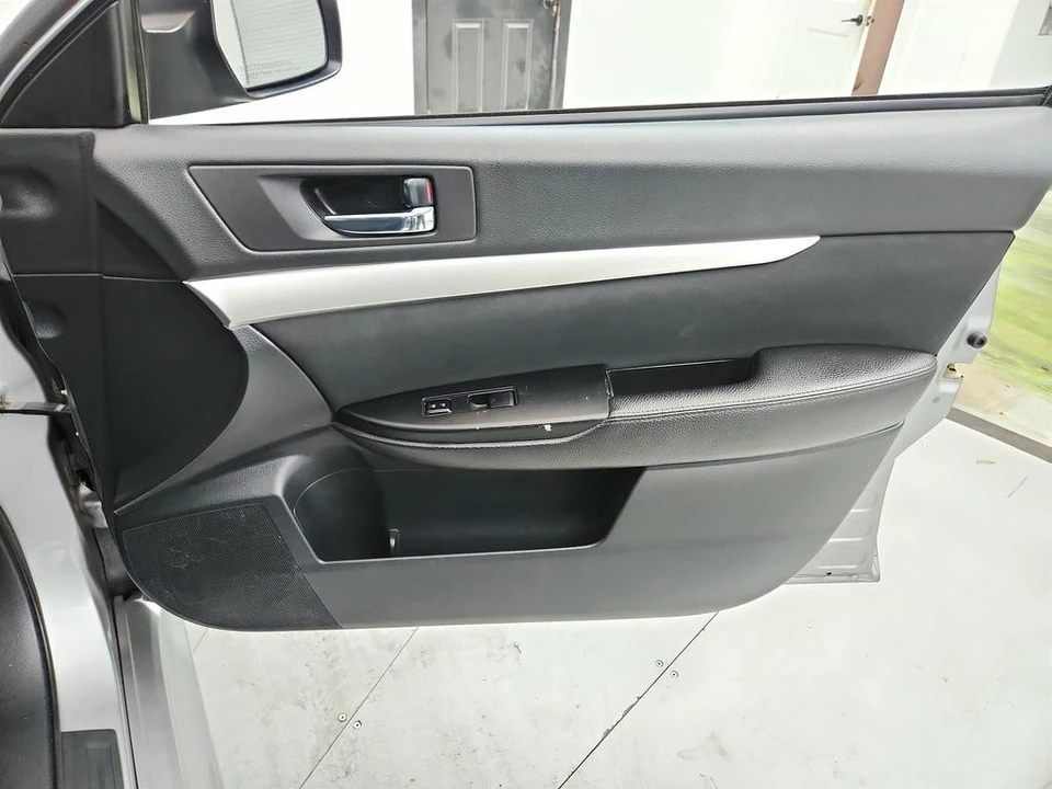 2010 Subaru Legacy 5th Gen - Image 25 of 31