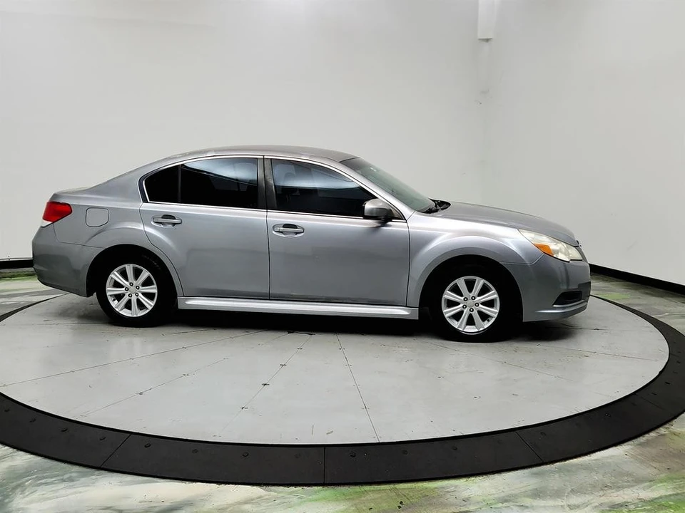 2010 Subaru Legacy 5th Gen - Image 4 of 31