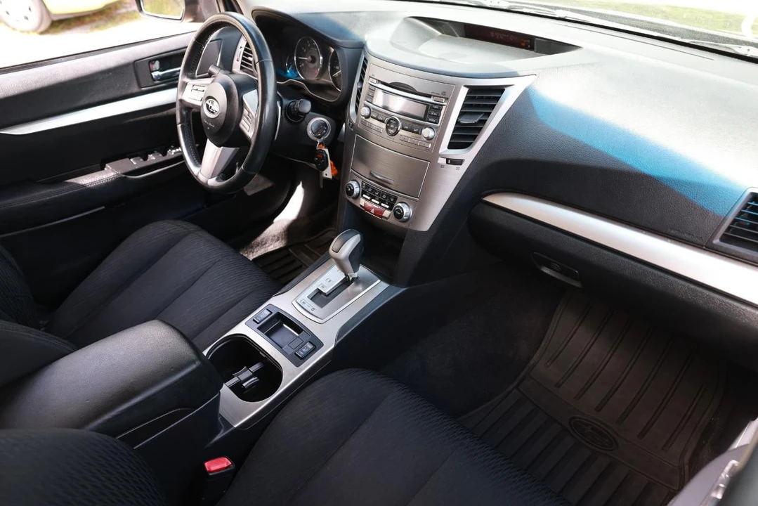 2010 Subaru Outback 4th Gen - Image 16 of 21