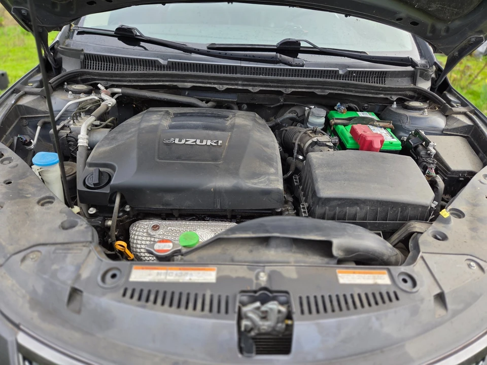 2010 Suzuki - Image 12 of 12