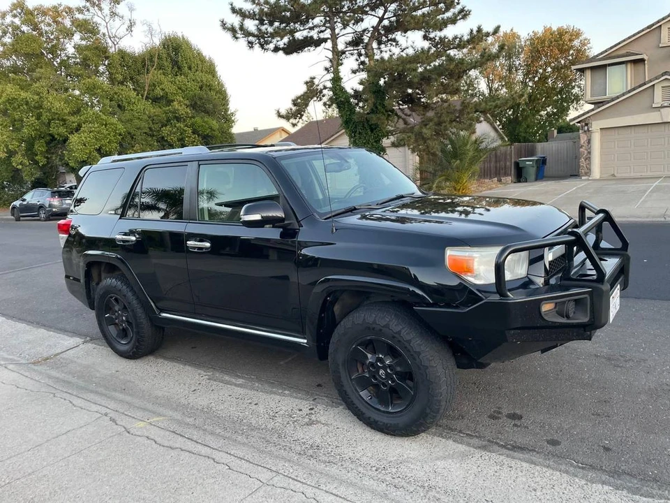 2010 Toyota 4Runner 5th Gen - Image 2 of 7