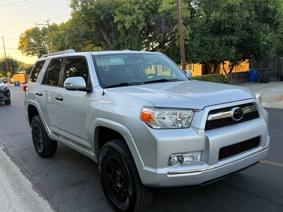 2010 Toyota 4Runner 5th Gen - Image 4 of 24