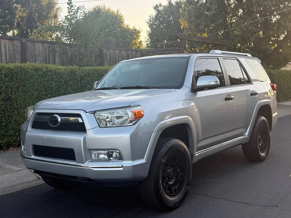 2010 Toyota 4Runner 5th Gen - Image 5 of 24