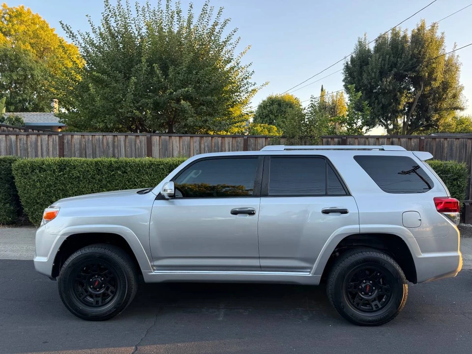 2010 Toyota 4Runner 5th Gen - Image 3 of 24