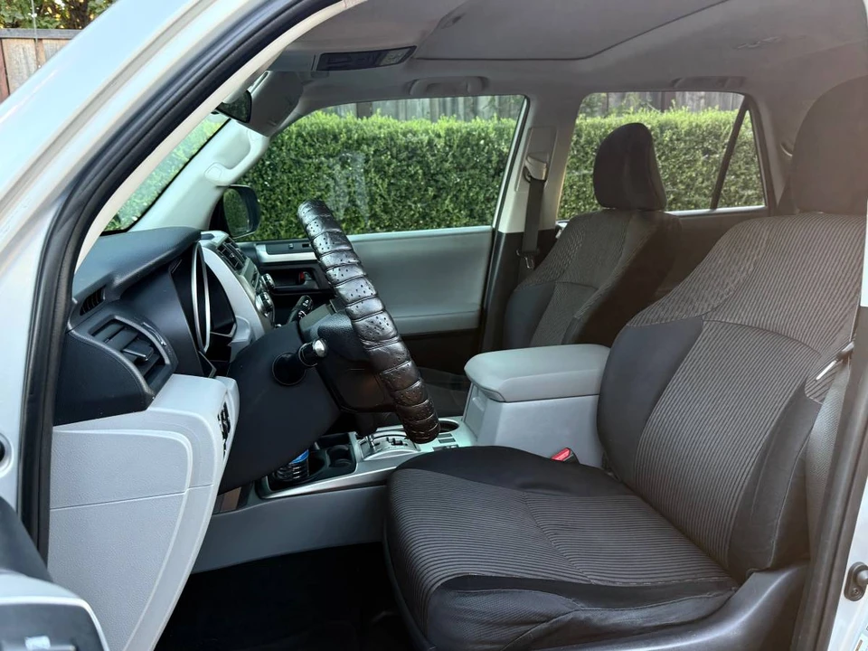 2010 Toyota 4Runner 5th Gen - Image 11 of 24