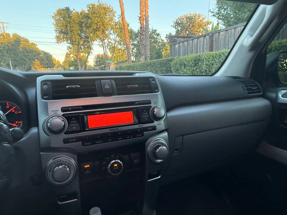 2010 Toyota 4Runner 5th Gen - Image 14 of 24