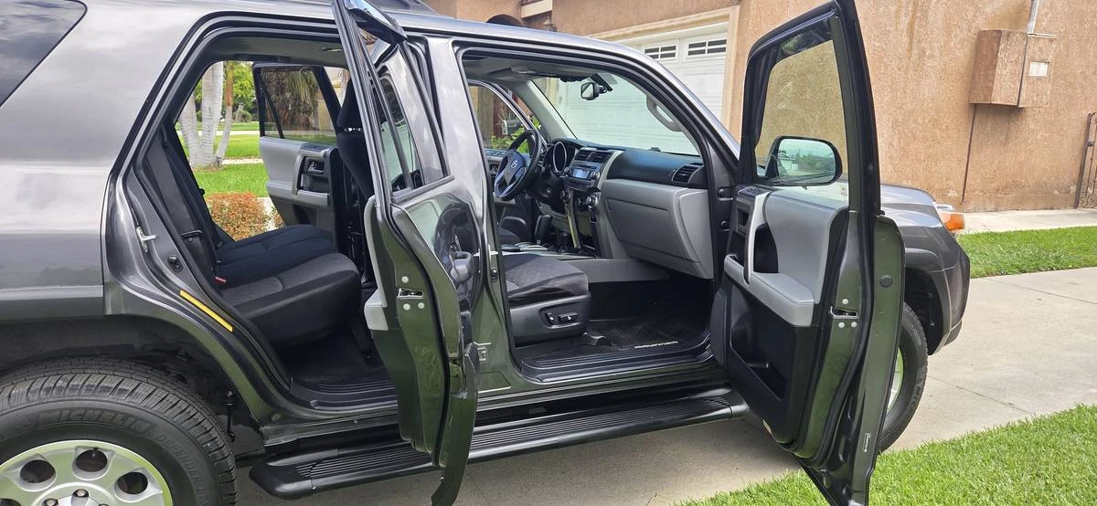 2010 Toyota 4Runner 5th Gen - Image 5 of 23
