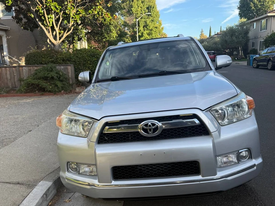 2010 Toyota 4Runner 5th Gen - Image 4 of 22