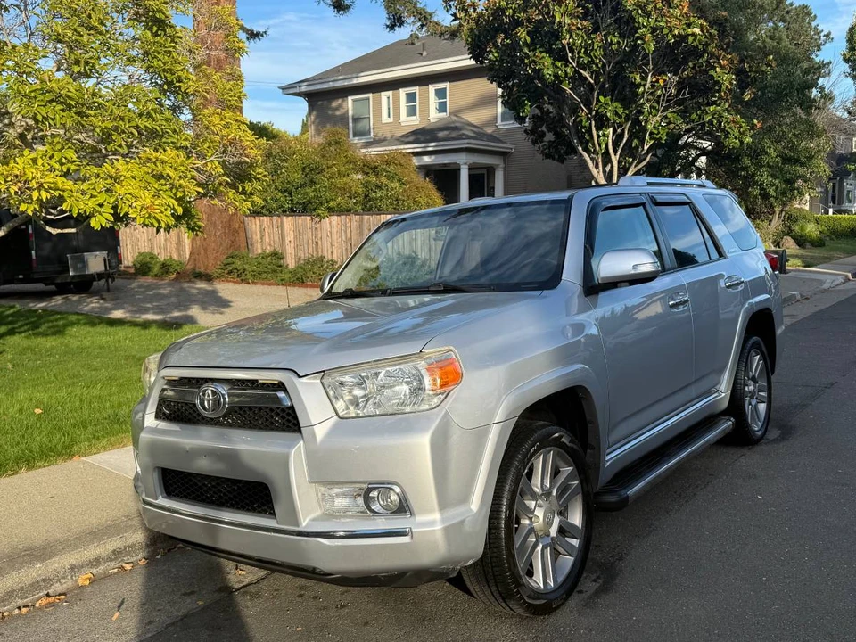 2010 Toyota 4Runner 5th Gen - Image 5 of 22