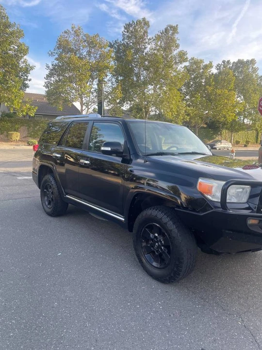 2010 Toyota 4Runner 5th Gen - Image 3 of 10