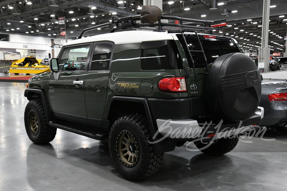 2010 Toyota FJ Cruiser - Image 8 of 9