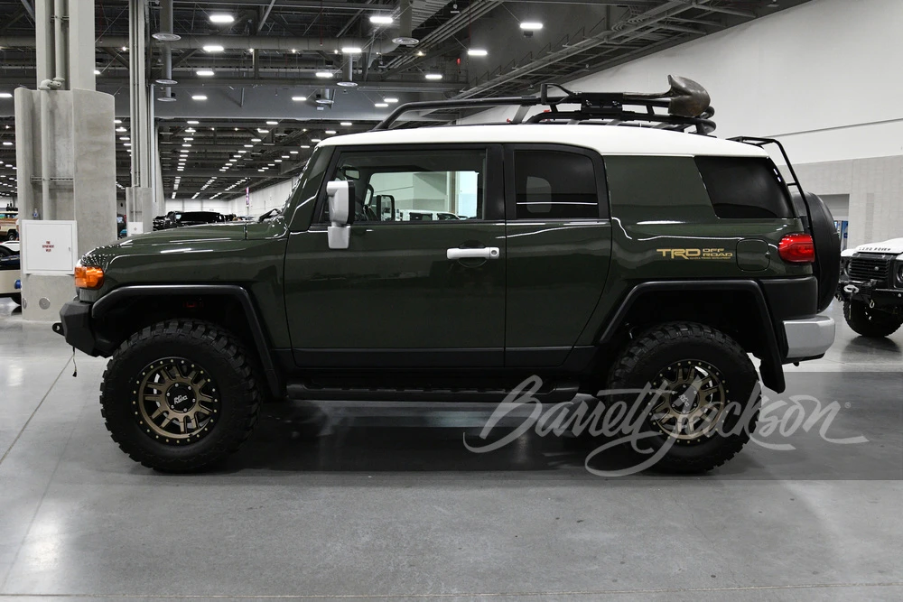 2010 Toyota FJ Cruiser - Image 9 of 9