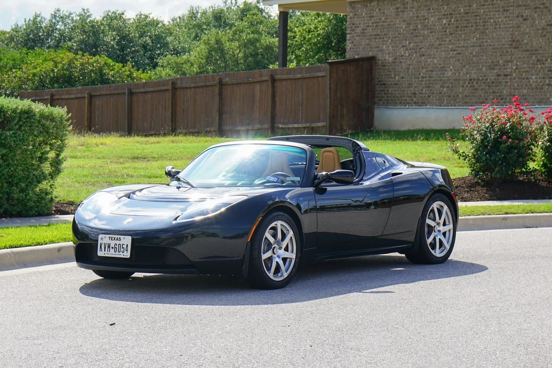 2010 Tesla Roadster - Image 2 of 31