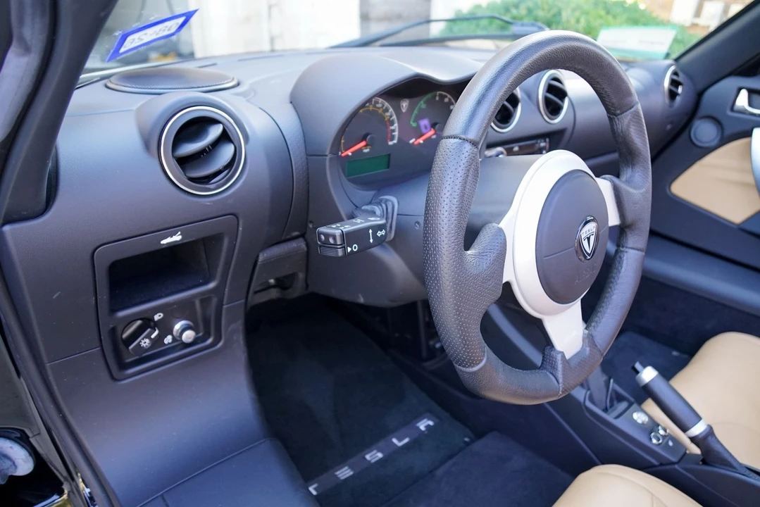 2010 Tesla Roadster - Image 19 of 31