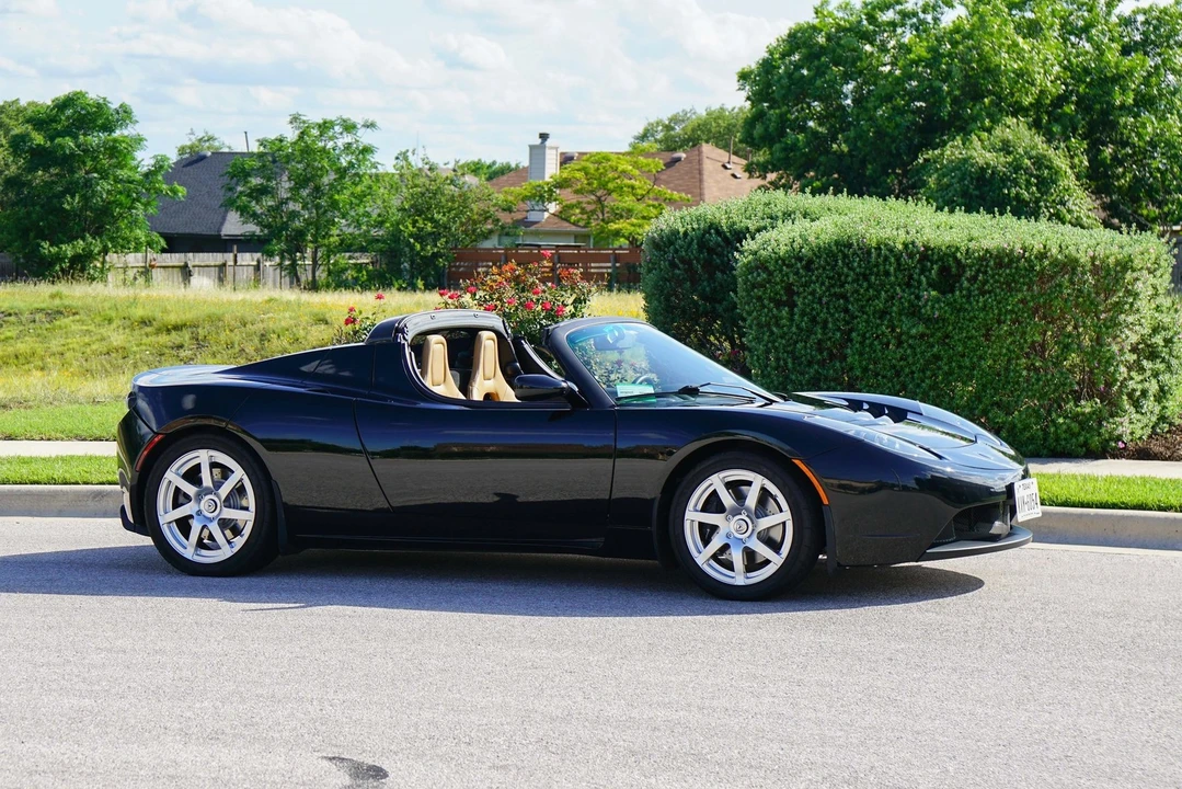 2010 Tesla Roadster - Image 13 of 31
