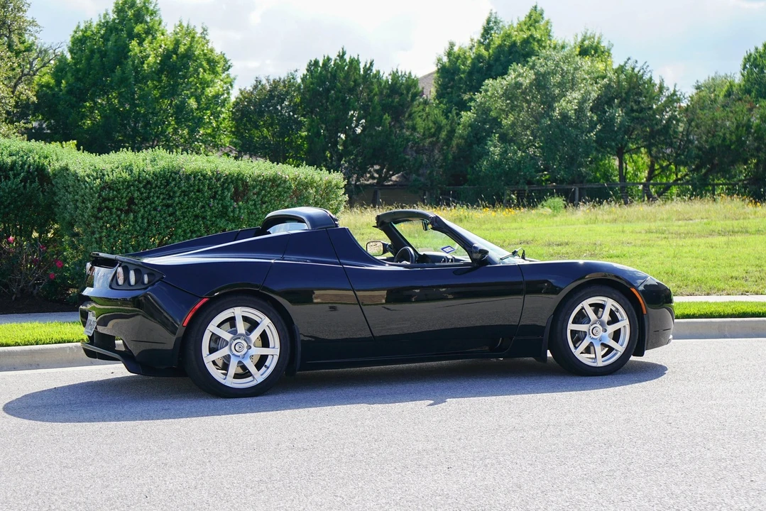 2010 Tesla Roadster - Image 11 of 31