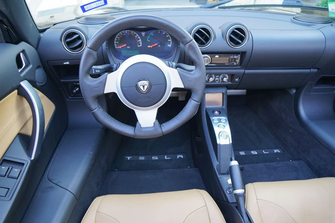 2010 Tesla Roadster - Image 22 of 31