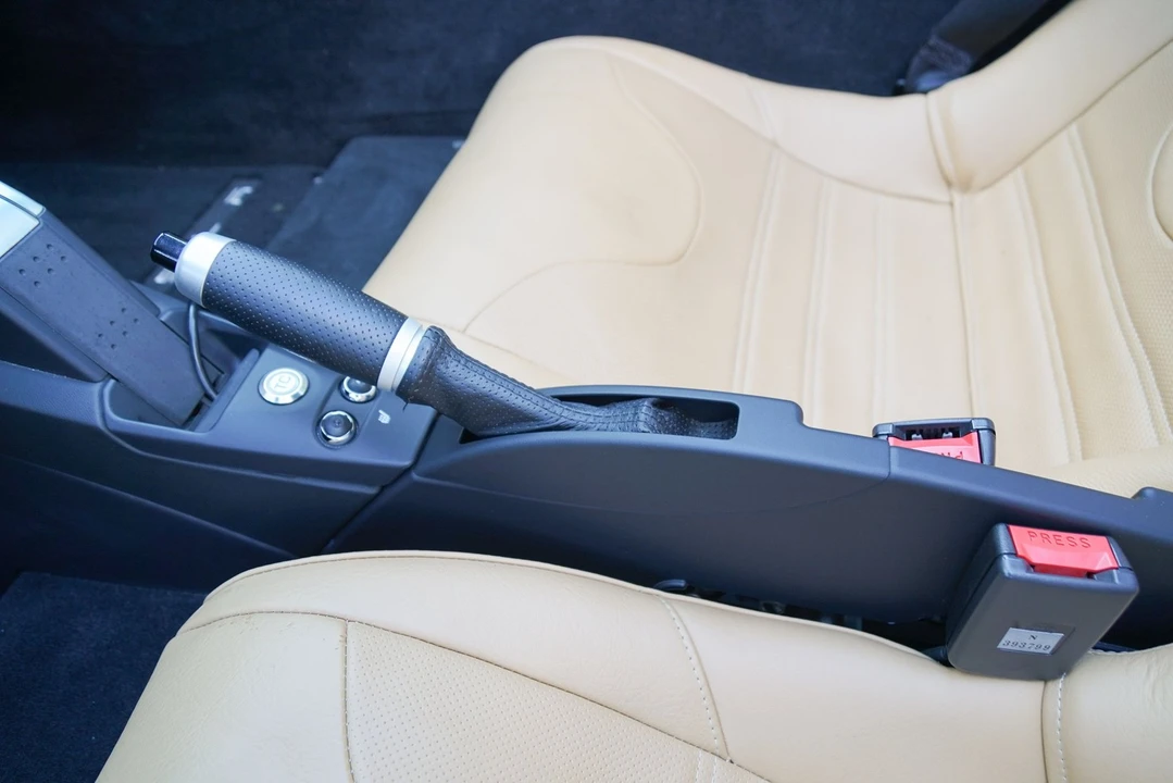 2010 Tesla Roadster - Image 27 of 31