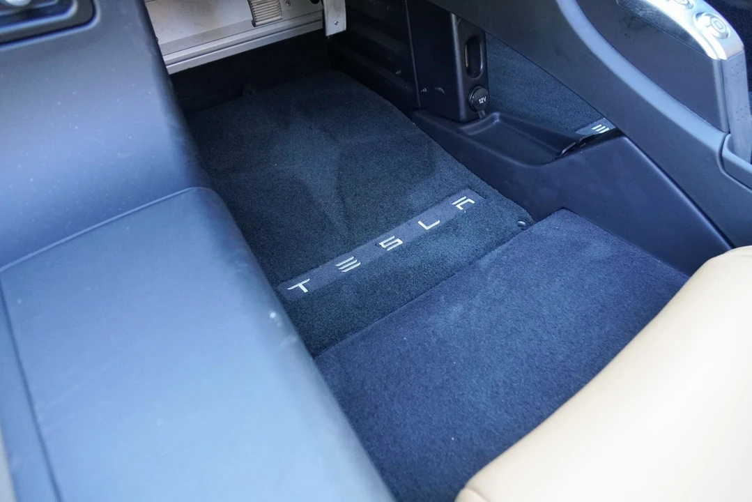 2010 Tesla Roadster - Image 20 of 31