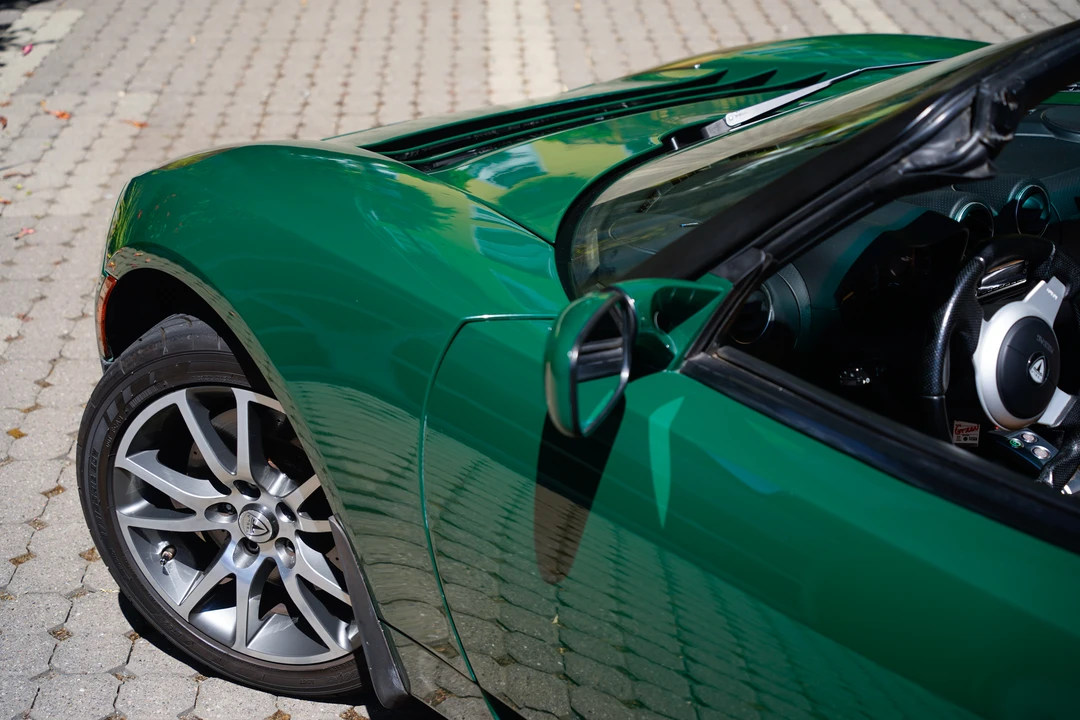 2010 Tesla Roadster - Image 24 of 31