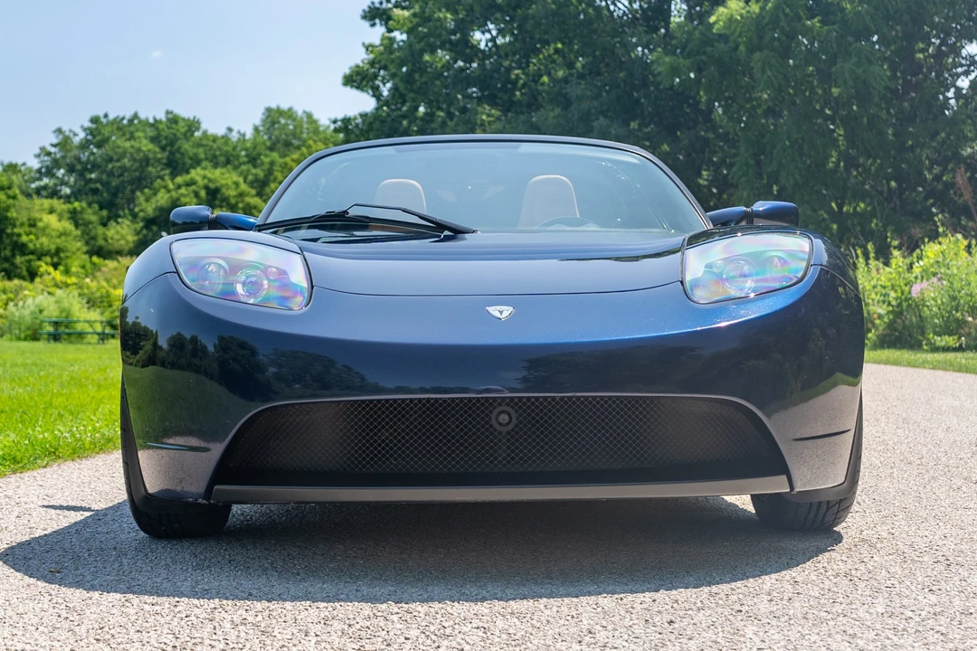 2010 Tesla Roadster - Image 2 of 31